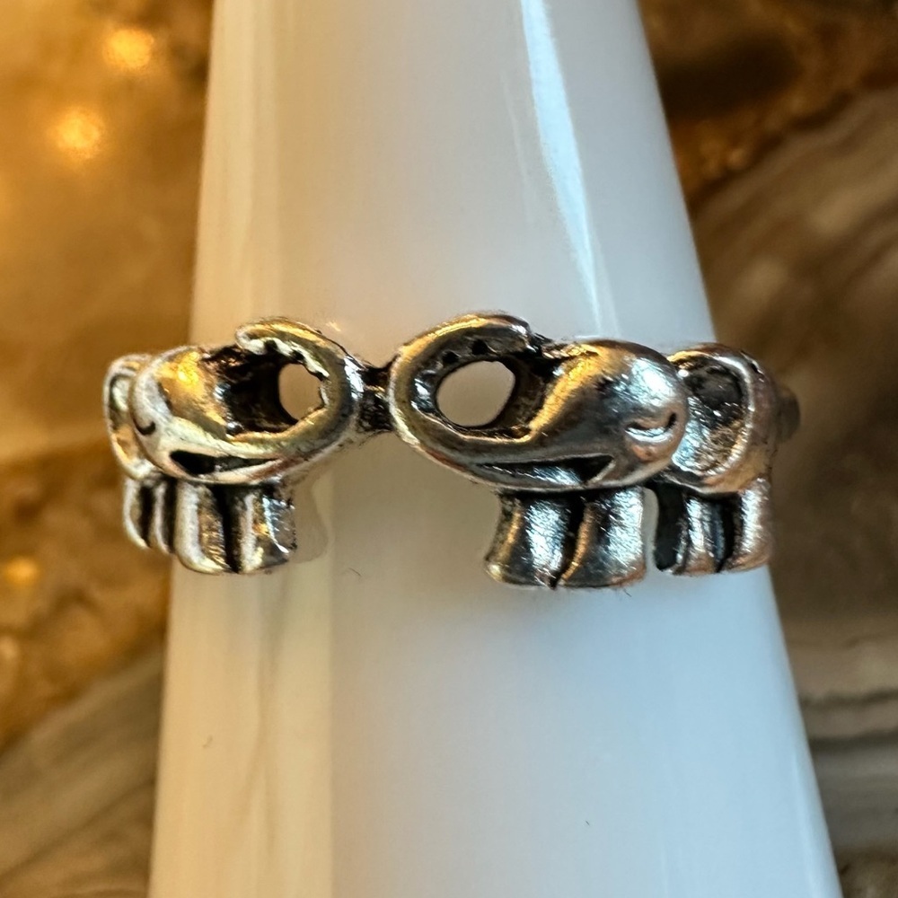 3198 Elephant Design Silver Ring